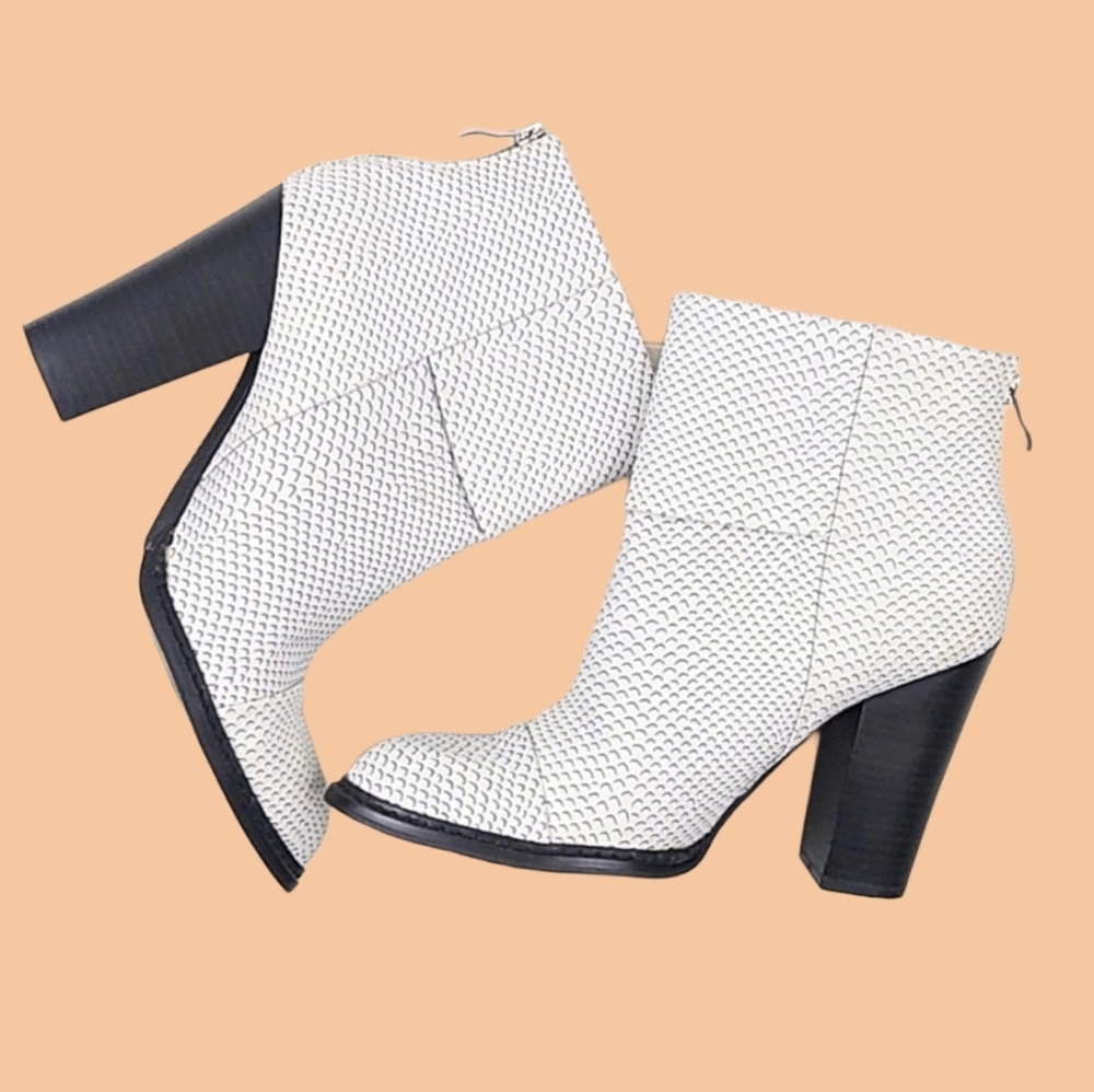 Chinese Laundry Elise Ginger boots